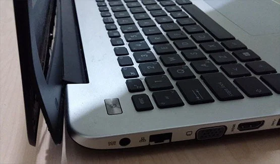 Asus kırık menteşe ve kasa tamiri